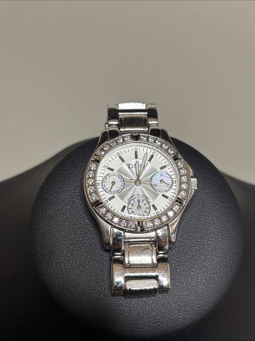 DMQ CZ WOMEN'S STAINLESS STEEL WATCH CRYSTAL ACCENTS Water Restraint WORKING